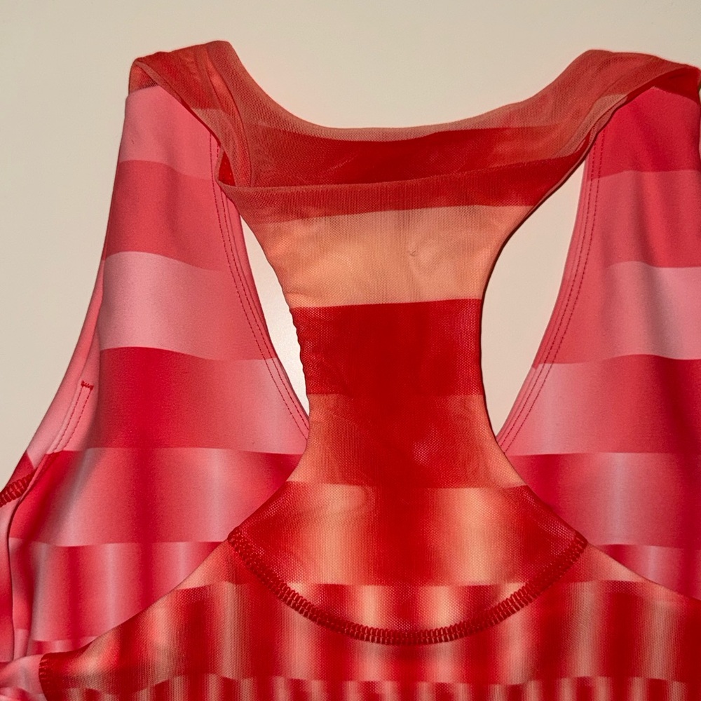 Bandit Red Gradient Racerback Crop Tank - Picture 5 of 11